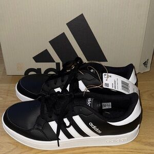 Adidas Men's size 10.5 NEW NWT Breaknet Black and White Sneakers shoes